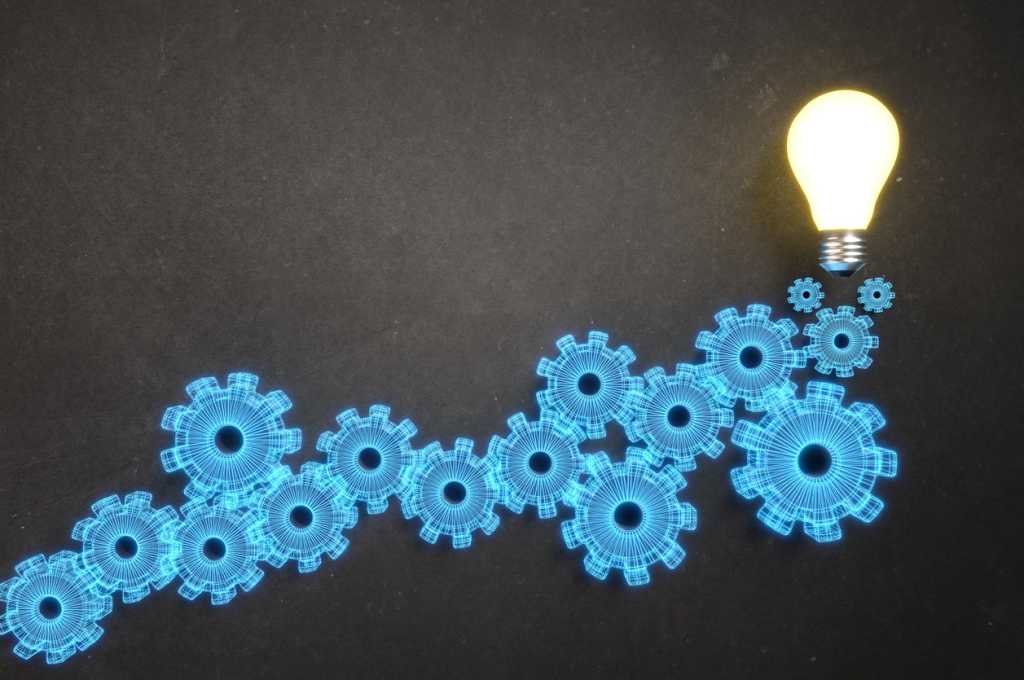 gears & lightbulb